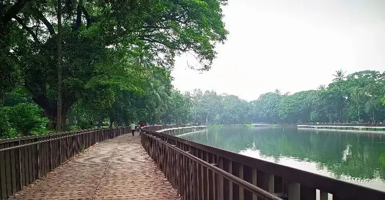 স্বস্তির খবর: দূষণ তালিকায় ১৭তম ঢাকা, বাতাস সহনীয় পর্যায়ে