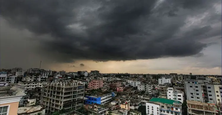 ঢাকায় দুপুরের মধ্যে বজ্রসহ বৃষ্টির সম্ভাবনা, কমছে না গরম