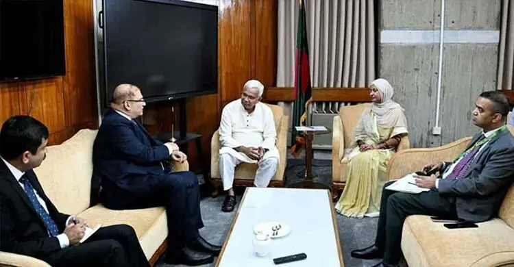 বাণিজ্যে নতুন মাত্রা, পাক হাইকমিশনারের সঙ্গে মন্ত্রীর বৈঠক