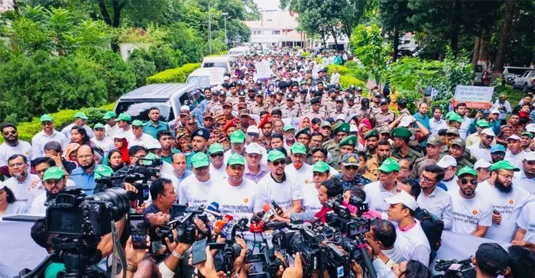 চট্টগ্রামে মাসব্যাপী পরিচ্ছন্নতা অভিযান: প্রথম দিনেই সরানো হলো ১৩৫ টন বর্জ্য