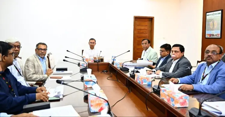 রাজধানীর সড়ক ব্যবস্থাপনায় নতুন উদ্যোগ, প্রধানমন্ত্রীর সভায় গুরুত্বারোপ