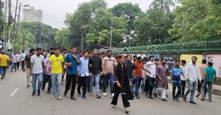 ঢামেকে প্রধানমন্ত্রী তারেক রহমান, ছাত্রদলের স্লোগানে মুখর ক্যাম্পাস