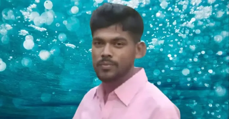 ফটিকছড়িতে বিদ্যুতের তারে জড়িয়ে গাছ কাটতে গিয়ে প্রাণ হারালেন কাঠুরে