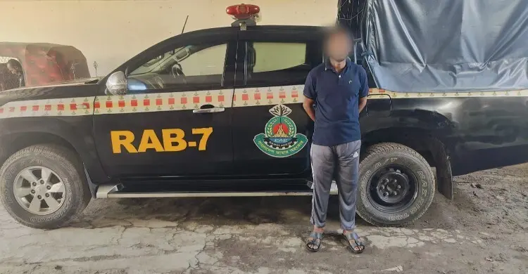হাটহাজারী থেকে গ্রেফতার হলেন মহেশখালী হত্যা মামলার পলাতক প্রধান আসামি