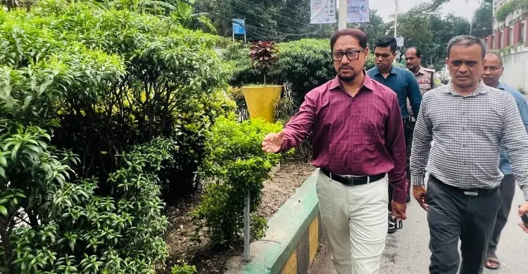 বিমানবন্দর সড়ক হবে ফুল ও সবুজে সজ্জিত, জানালেন মেয়র