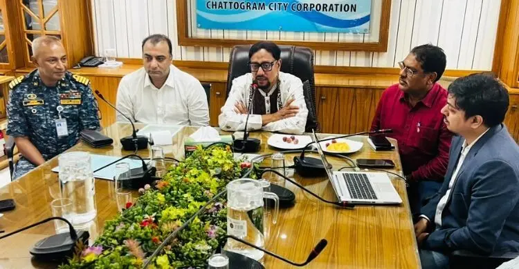 বৃষ্টিতে ক্ষতিগ্রস্ত সড়ক অবিলম্বে সংস্কারের নির্দেশ মেয়রের