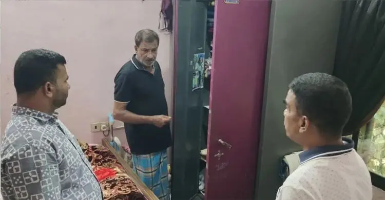 পটিয়ায় প্রবাসীর বাড়িতে সশস্ত্র ডাকাতি, গুলি ছুড়ে পালালো দুর্বৃত্তরা