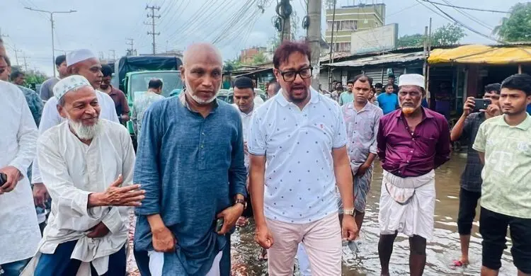 চট্টগ্রামের ৮০ শতাংশ এলাকা পানিমুক্ত: নিচু এলাকায় চলছে উদ্ধার