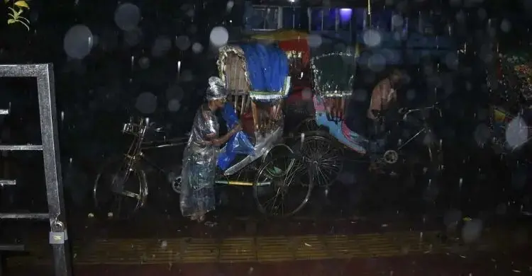 রাত ১টার মধ্যে ঢাকায় বৃষ্টির সম্ভাবনা, জানালো আবহাওয়া অফিস