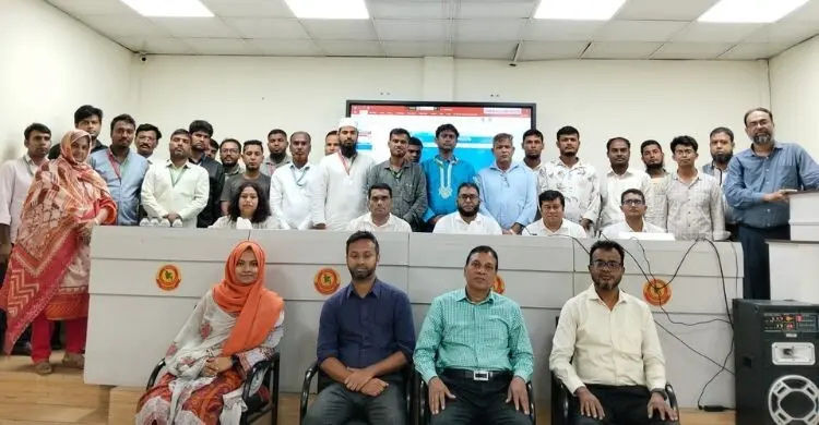 গণপরিবহনে ধূমপান ও মাদক নিষিদ্ধ করল বিআরটিসি