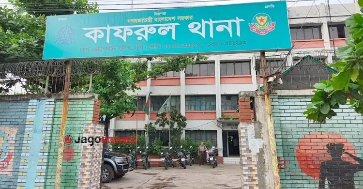 রাতে জিয়া উদ্যানে ঘোরায় এসে হাজতে কাটালেন দুই তরুণ, ছাড়তে লাগলো হাজার টাকা