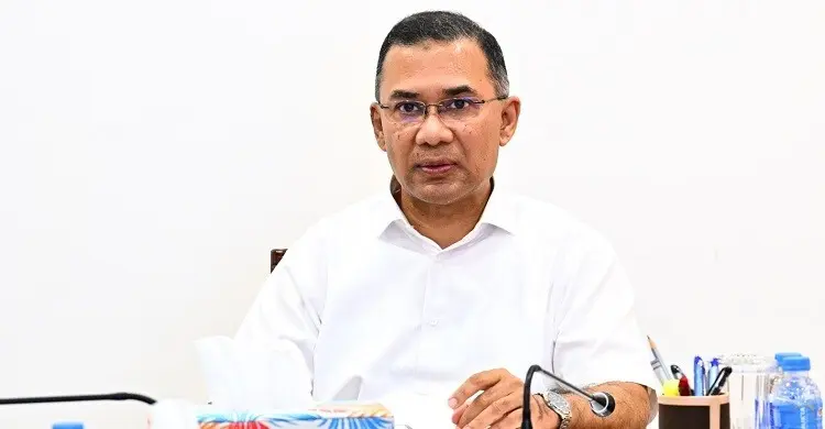 চলতি বছরেই বন্ধ কারখানা চালুর নির্দেশ প্রধানমন্ত্রী তারেক রহমানের