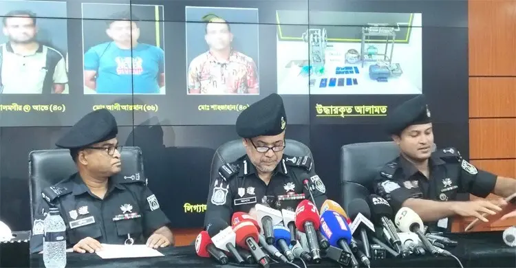 কেরানীগঞ্জে ইয়াবা কারখানায় র‍্যাবের অভিযান, গ্রেফতার ৪
