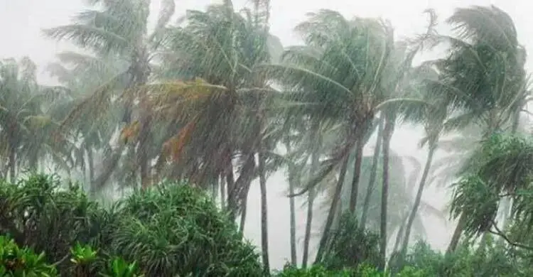 উপকূলে ৩ নম্বর সতর্কসংকেত, ঢাকাসহ ২০ জেলায় ঝড়ো হাওয়ার ঝুঁকি