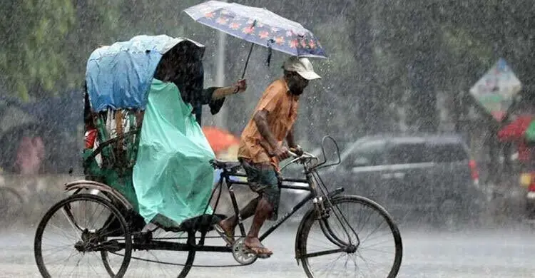 সন্ধ্যার আগে ঢাকায় বজ্রসহ বৃষ্টির সম্ভাবনা, কমবে তাপমাত্রা