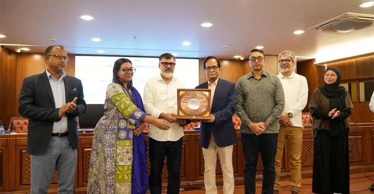 সড়ক নিরাপদ করতে যানবাহনের গতি নিয়ন্ত্রণের ওপর গুরুত্ব