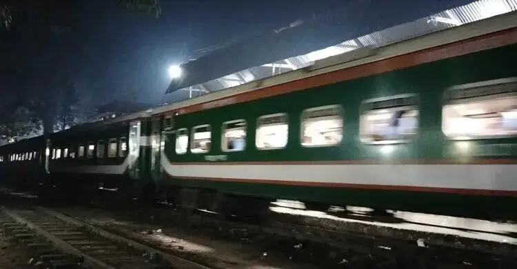 চলন্ত ট্রেনে পাথর নিক্ষেপ রোধে জিআরপি ও স্থানীয়দের সম্পৃক্ত করছে রেল