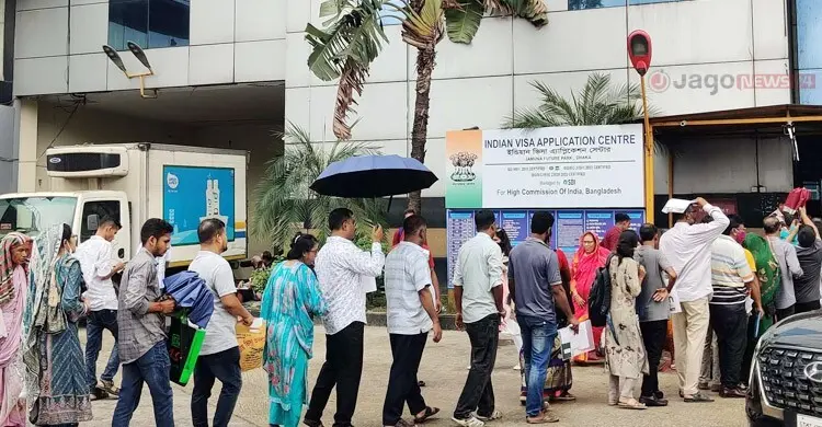 ভারতীয় ভিসার স্লট নিয়ে ভোগান্তি, রোদ-বৃষ্টিতে কাতর আবেদনকারীরা
