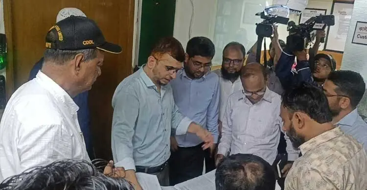 চট্টগ্রামে সিডিএ চেয়ারম্যানের হানা, হাসপাতাল-স্কুলে পার্কিং ও নকশার গরমিল