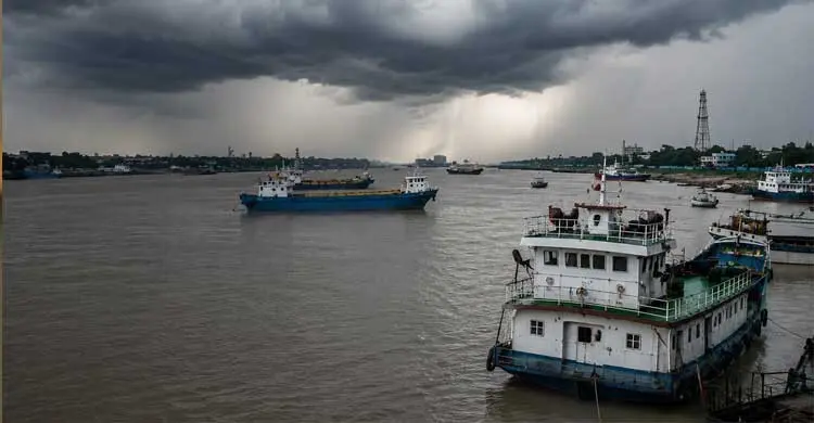 দেশের আট অঞ্চলে ৬০ কিলোমিটার বেগে ঝোড়ো হাওয়ার সম্ভাবনা