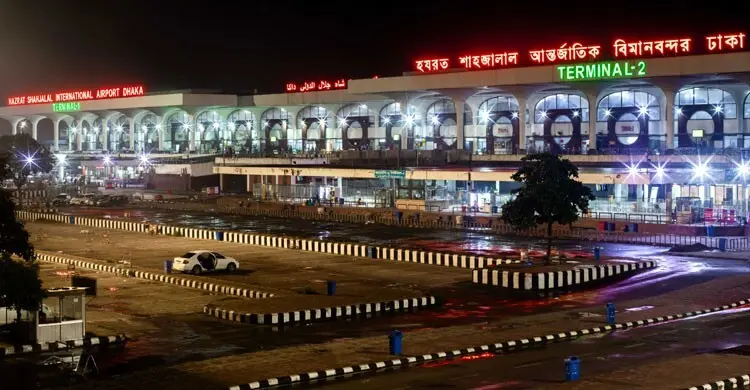 সোনা ও বিদেশি মদসহ ৪২ লাখ টাকার পণ্য জব্দ, শাহজালালে তল্লাশি
