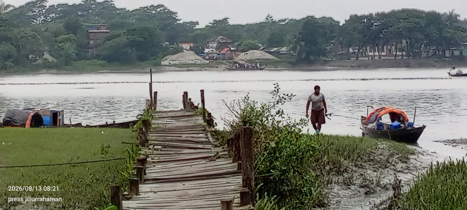 পটুয়াখালীর গলাচিপা উপজেলার জনগুরুত্বপূর্ণ আমখোলা টু গজালিয়া খেয়া ঘাটের বেহাল দশা জনদূর্ভোগ সীমাহীন