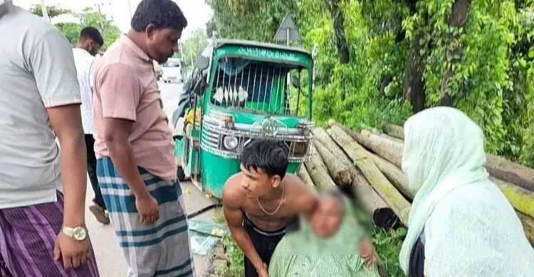 চট্টগ্রামে ঈগল পরিবহনের তাণ্ডব, মেয়ের বাড়ি যাওয়ার পথে প্রাণ হারালেন মা