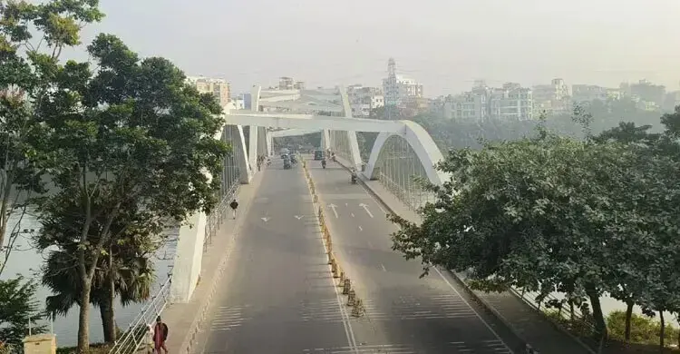 সংবেদনশীলদের জন্য ঝুঁকিপূর্ণ ঢাকার বাতাস, বিশ্ব তালিকায় নয়