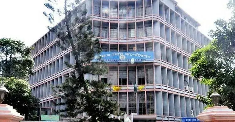 চট্টগ্রামে ফুটপাত দখলমুক্ত করতে মোবাইল কোর্ট, জরিমানা ও উচ্ছেদ