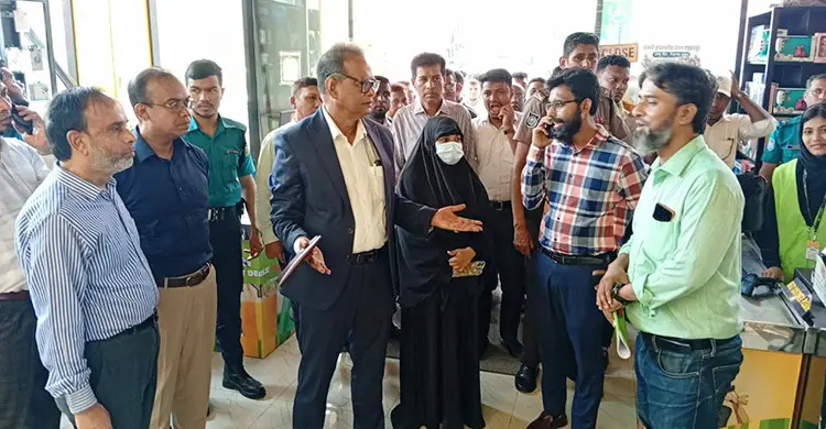 নকশা বহির্ভূত স্থাপনা: চট্টগ্রামে উৎসব সুপারমার্কেটকে ৮ লাখ টাকা জরিমানা