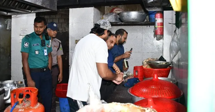 অস্বাস্থ্যকর পরিবেশ: চট্টগ্রামে তিন রেস্টুরেন্টে ৭৪ হাজার জরিমানা