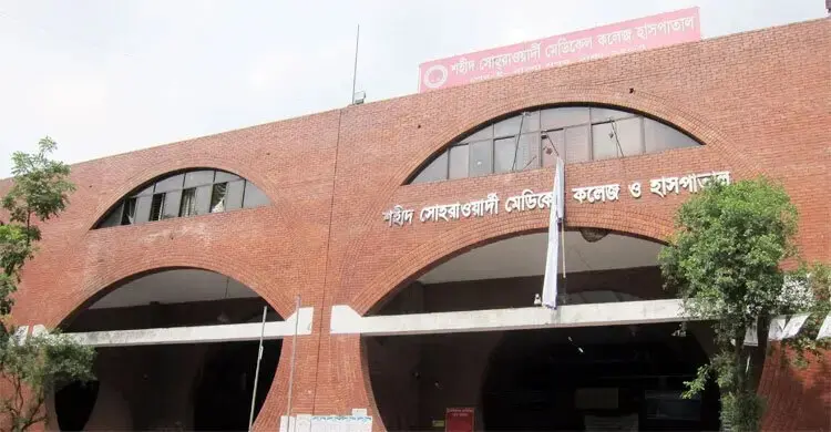 সংসদ ভবনের সামনে ছিনতাই: রিকশা থেকে পড়ে শিক্ষিকার মৃত্যু