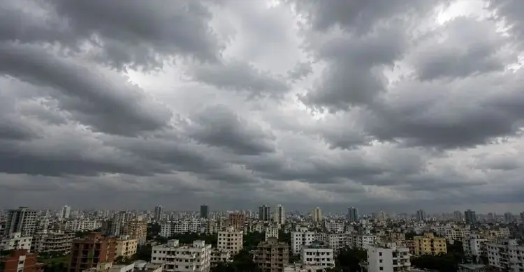 ঢাকায় আজ হালকা বৃষ্টির সম্ভাবনা, তাপমাত্রা থাকবে অপরিবর্তিত