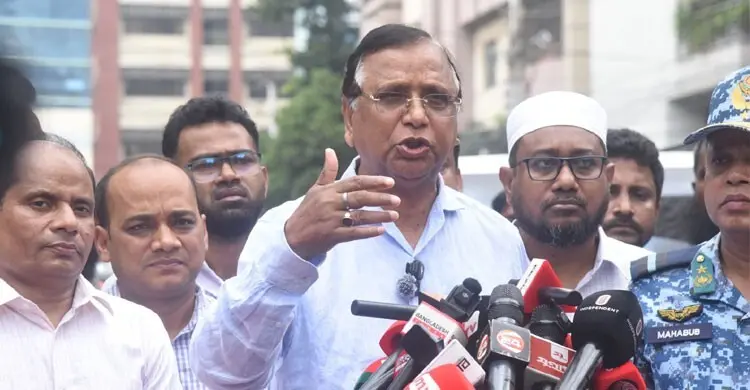 সেগুনবাগিচায় ডিএসসিসির অভিযান: ফুটপাত দখল করে আর দোকান নয়