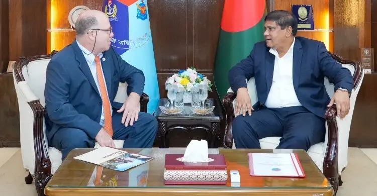 মানবিক আইন প্রয়োগে রেড ক্রস ও প্রতিরক্ষা উপদেষ্টার মতবিনিময়