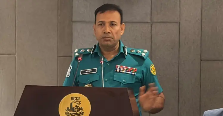 রাজধানীতে চাঁদাবাজি ও অটোরিকশা নিয়ন্ত্রণে কঠোর হচ্ছে পুলিশ