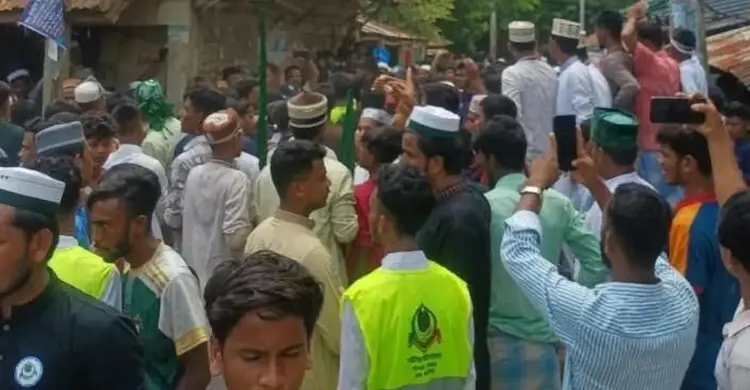 বাঁশখালীতে জশনে জুলুসে বাধা, উত্তেজনার মধ্যে পুলিশ মোতায়েন