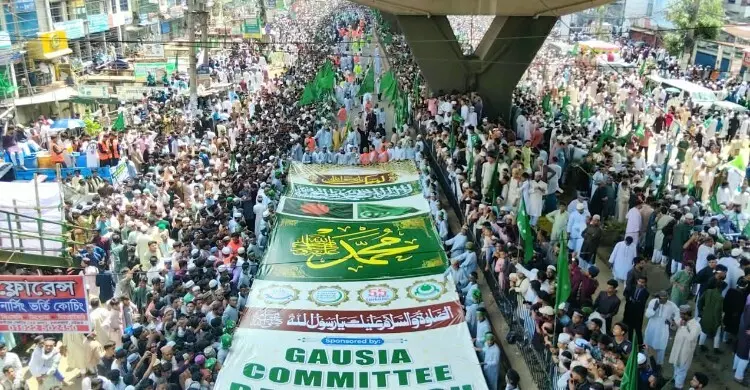 চট্টগ্রামে ঈদে মিলাদুন্নবী: ৫৫তম জশনে জুলুসে লাখো মানুষের ঢল