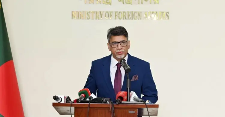 প্রধানমন্ত্রীর ভারত সফর: অনুকূল পরিবেশ তৈরির দাবি