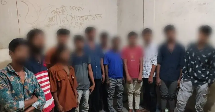 মুগদায় বিশেষ অভিযান চালিয়ে নিয়মিত মামলার ১৩ আসামিকে গ্রেফতার করেছে পুলিশ