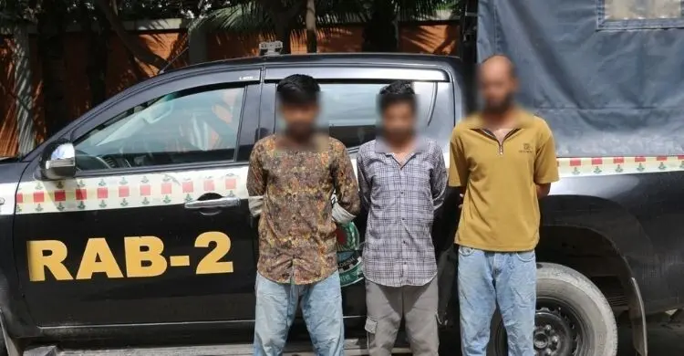 মোহাম্মদপুরে ‘কবজি কাটা আনোয়ার’ গ্রুপের ৩ সদস্য গ্রেফতার, উদ্ধার সামুরাই