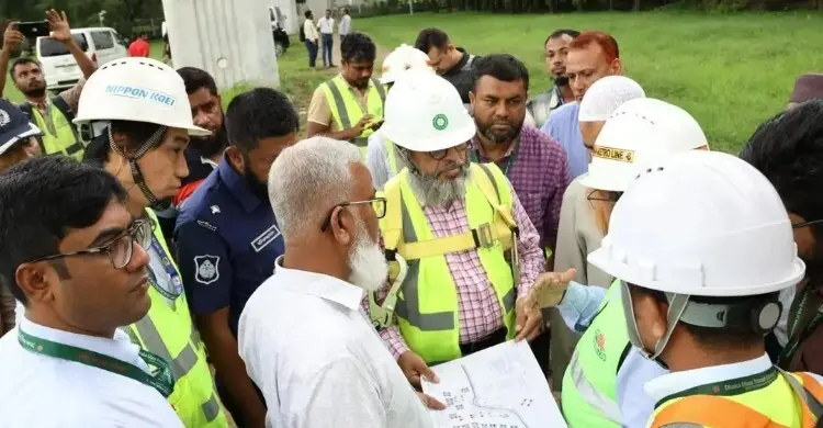 যাত্রী নিরাপত্তায় মেট্রোরেল স্টেশন ও পিয়ার পরিদর্শন ডিএমটিসিএল এমডির