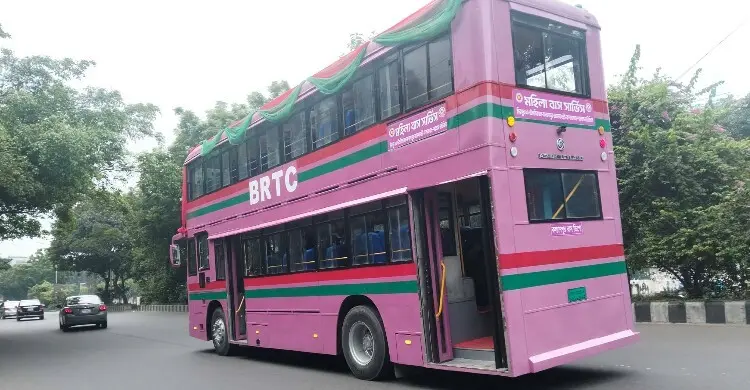 নারীদের নিরাপদ যাত্রায় ১০ রুটে চালু হলো বিআরটিসির পিংক বাস
