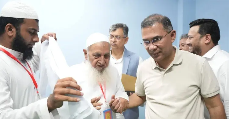 হেফাজত আমীরের সঙ্গে সাক্ষাতে প্রধানমন্ত্রী তারেক রহমান