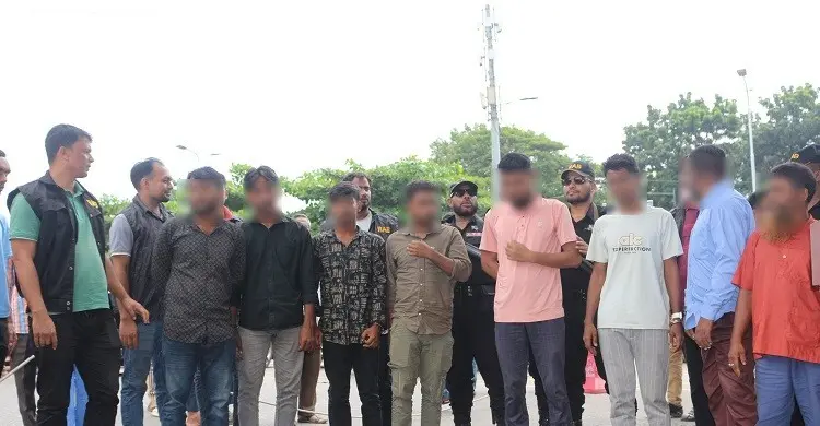 আগারগাঁওয়ে পাসপোর্ট দালালদের ফাঁদে প্রতারণা, ৫ জনের কারাদণ্ড