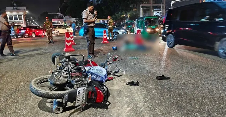 জাহাঙ্গীর গেটে কাভার্ডভ্যানের চাপায় মোটরসাইকেল আরোহীর মৃত্যু