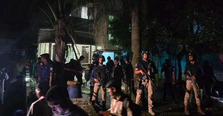 সাভারে চার ঘণ্টা অবরোধের পর সিটিটিসির অভিযান, বোমা উদ্ধার