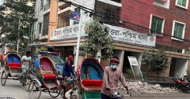 উত্তরায় ‘পিস্তল বাবু’ পরিচয়ে অস্ত্র ঠেকিয়ে ২ লাখ টাকা ছিনতাই