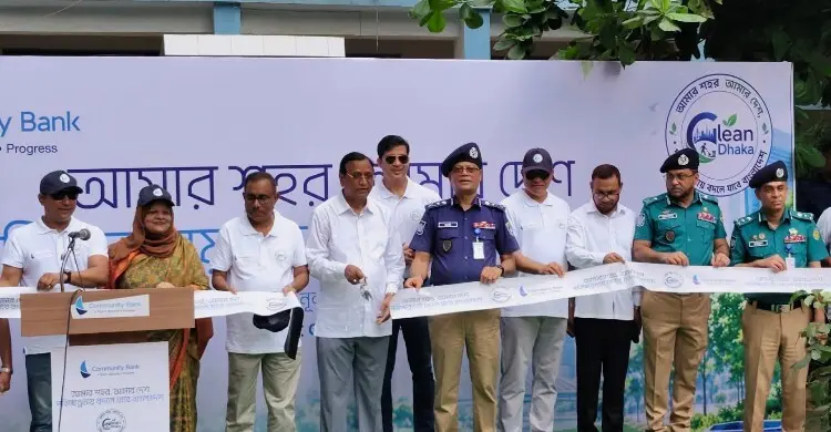 আইনের সীমাবদ্ধতায় ঘুরে বেড়াচ্ছে মাদক ব্যবসায়ী ও ছিনতাইকারী: আইজিপি
