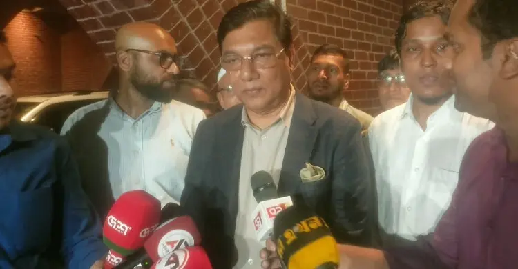 উল্টোপথে চালানোয় নিজের গাড়িতে মামলা, দুঃখ প্রকাশ মন্ত্রী মিল্লাতের